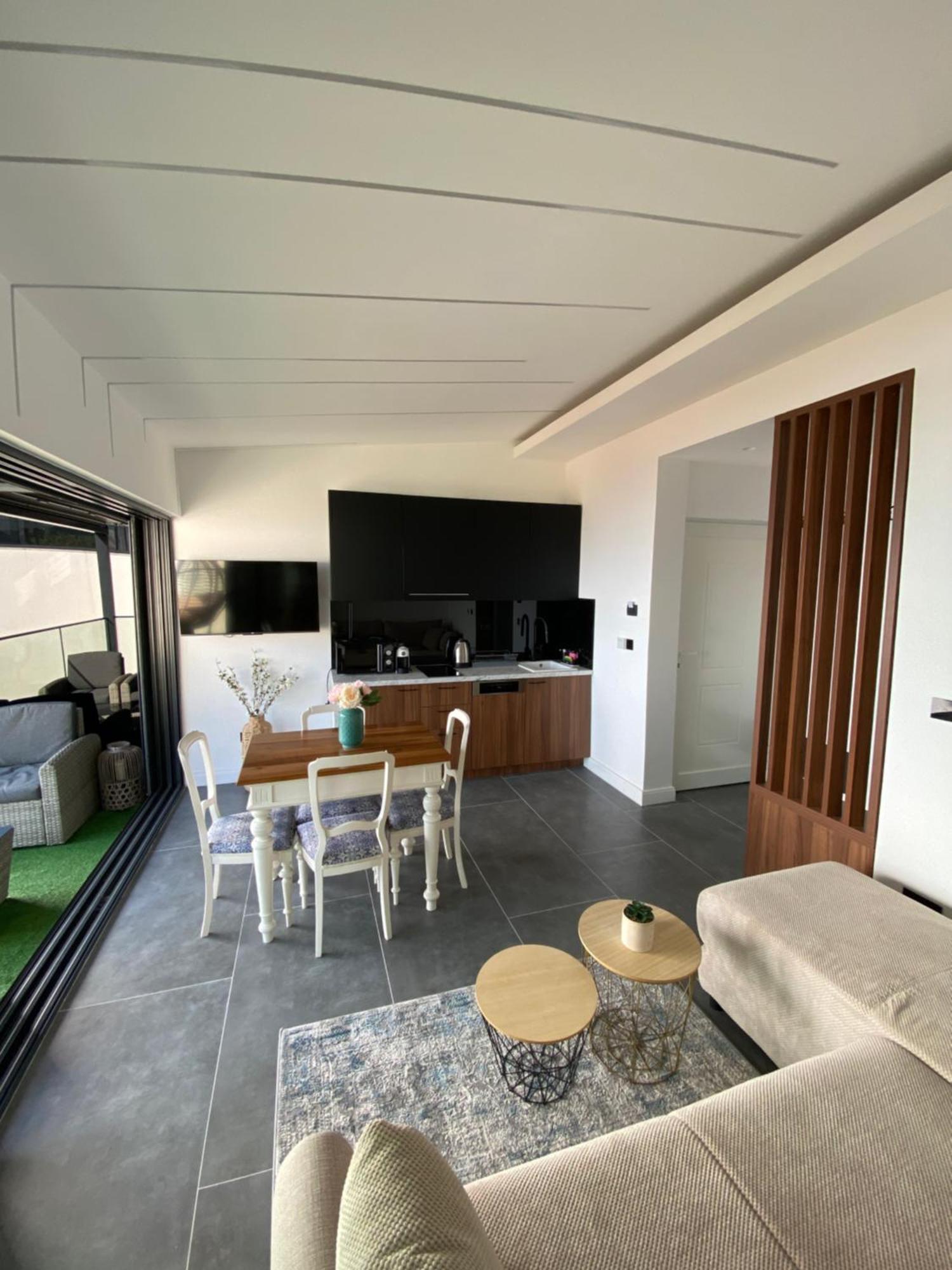 Apartments Dzaleta Светі-Стефан Екстер'єр фото
